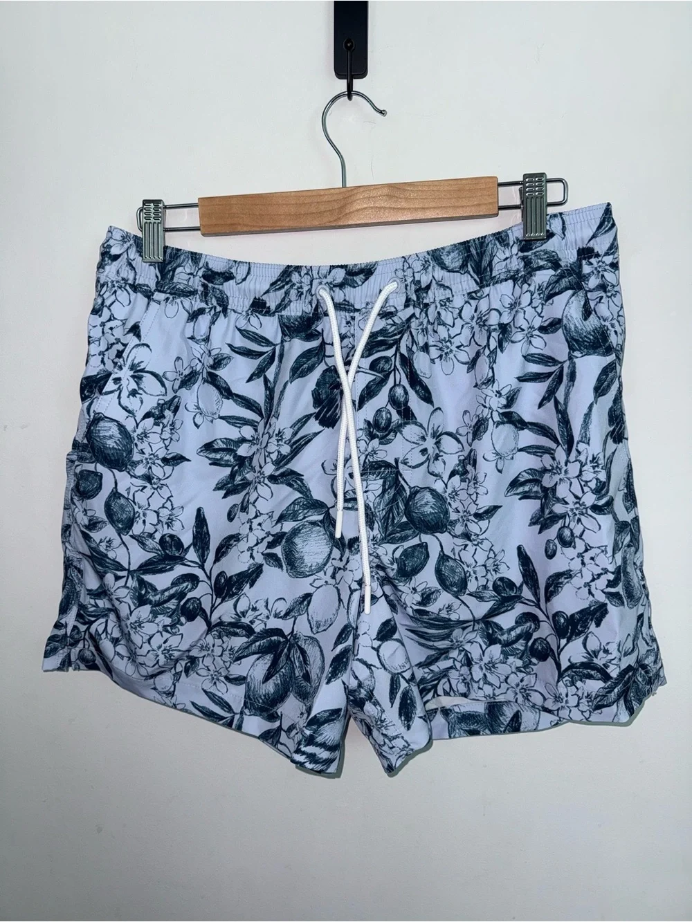 American Eagle Men’s 5” Flex Swim trunk medium